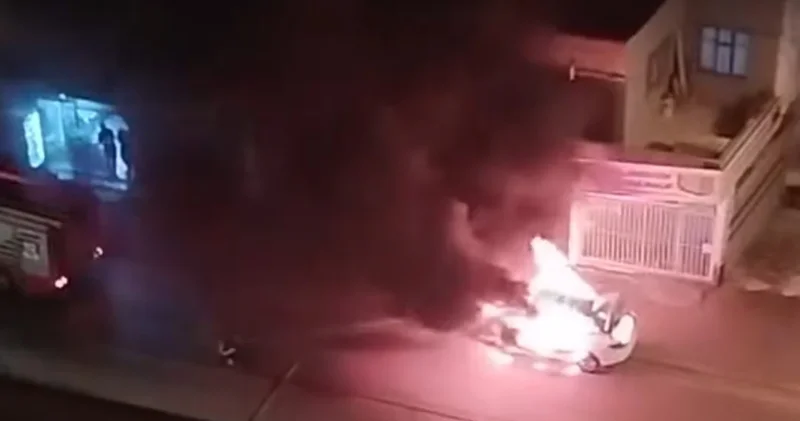 Adana da otomobil yangını! Alev topuna döndü