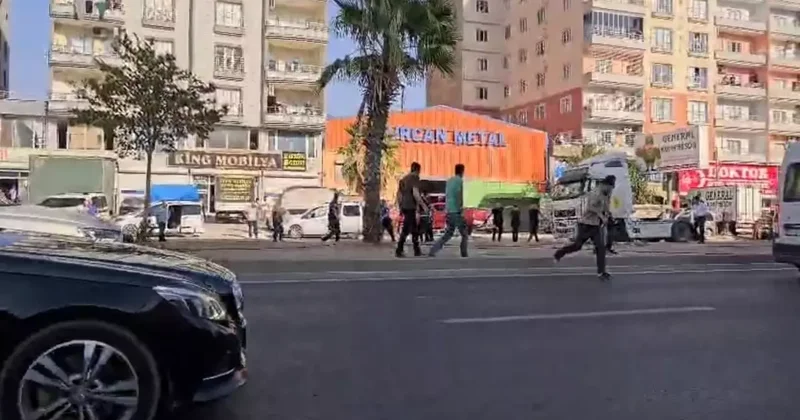 İki aile arasında boşanma sebebiyle taşlı sopalı kavga: 4 yaralı