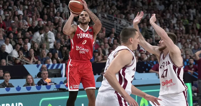 12 Dev Adam EuroBasket 2025 teki ilk maçında ev sahibi Letonya yı farklı geçti