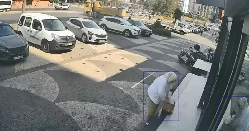 Eyüpsultan da hafriyat kamyonunun çarptığı kadın ağır yaralandı
