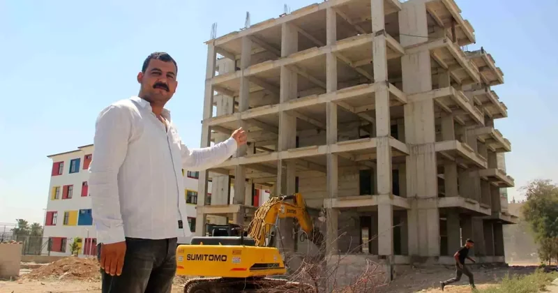 Müteahhit kendisini ihbar etti, koca bina dakikalar içinde yıkıldı