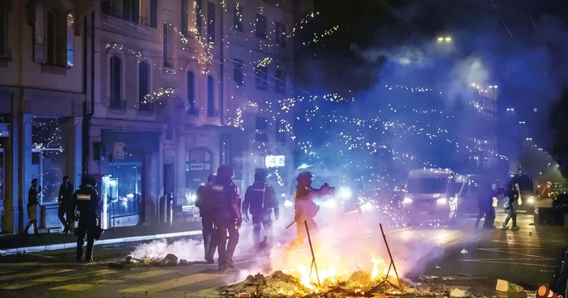 Lozan’da gençler ayaklandı