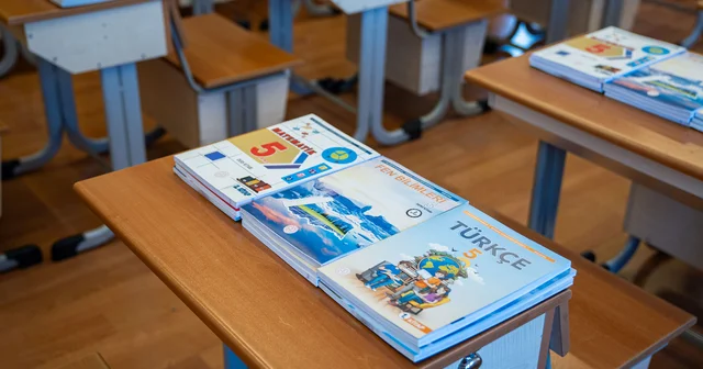 Ücretsiz dağıtılacak ders kitapları okul sıralarındaki yerini aldı Ankara Haberleri