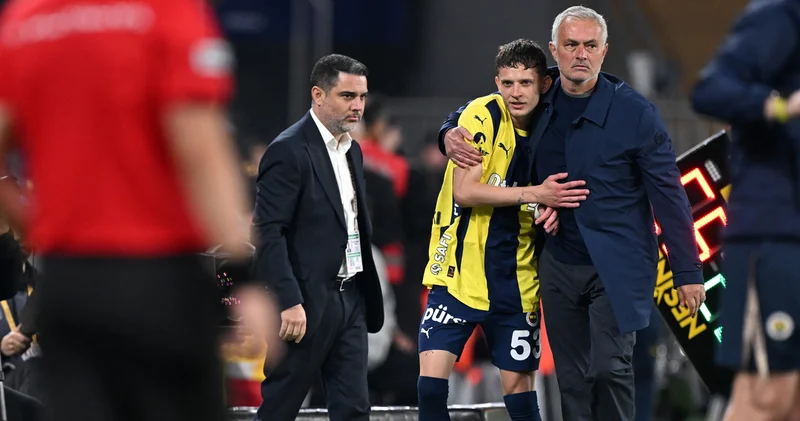 Sebastian Szymanski nin menajerinden transfer ve Jose Mourinho itirafı! Fenerbahçe Haberleri