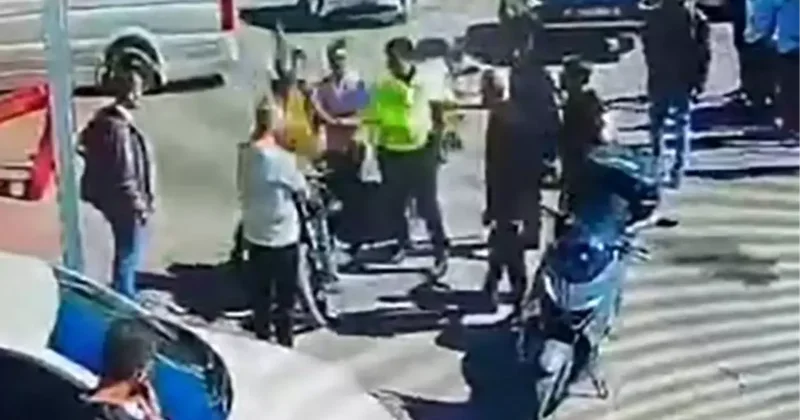 Sivas ta Motosikletli Genç Polisle Tartıştı