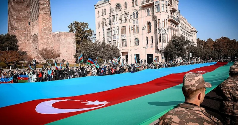 Azerbaycan şehitlerini anıyor