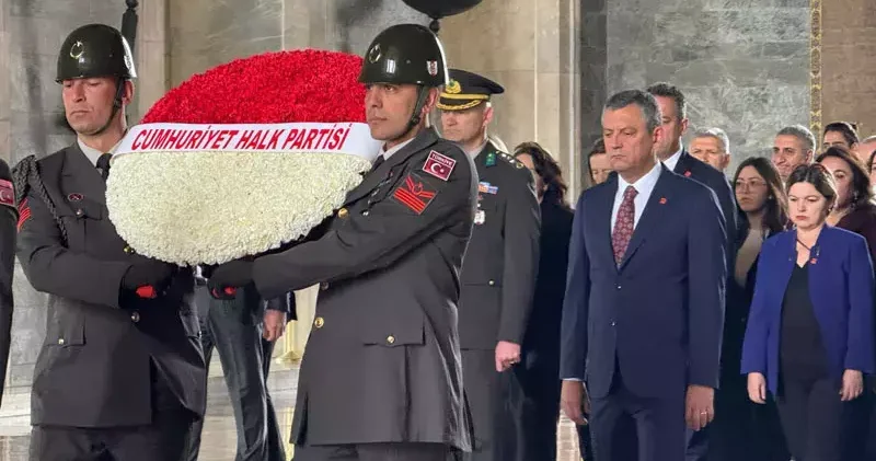 Özgür Özel, Anıtkabir i ziyaret etti