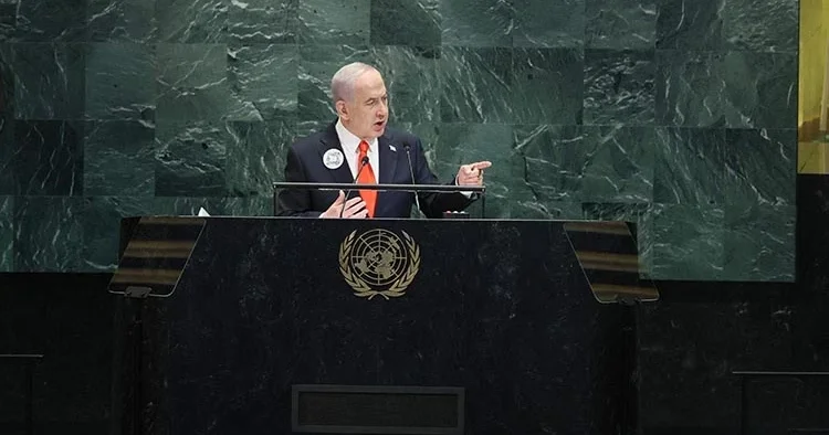 Dün salonu terk etmişlerdi... Netanyahu ya tepkiler sürüyor: Halkını sattı