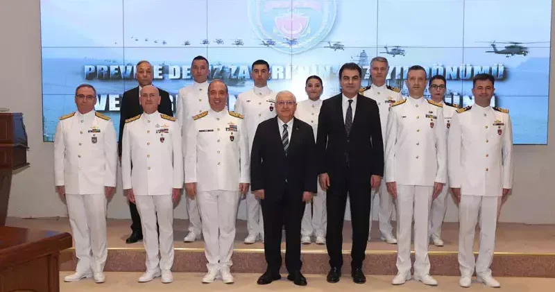 Bakan Güler, Deniz Kuvvetleri Komutanlığı personelini kabul etti