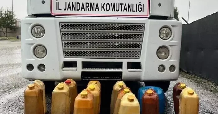 Ağrı’da yol kontrolünde kaçak akaryakıt ve sigara ele geçirildi