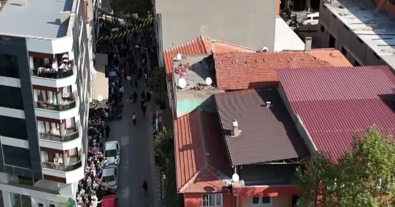 Mağaza açılışında izdiham
