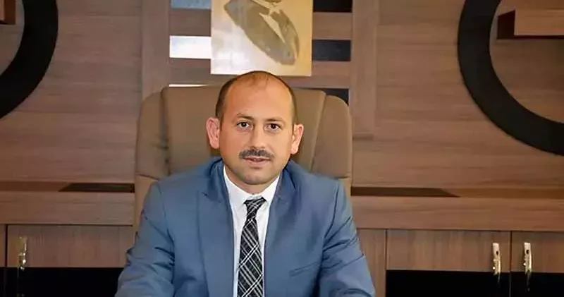 Samsun Gençlik ve Spor İl Müdürü Dereci: Bakanlık, Samsun 19 Mayıs Stadı zemini için 1 sezon daha oynanabilir kararı vermişti