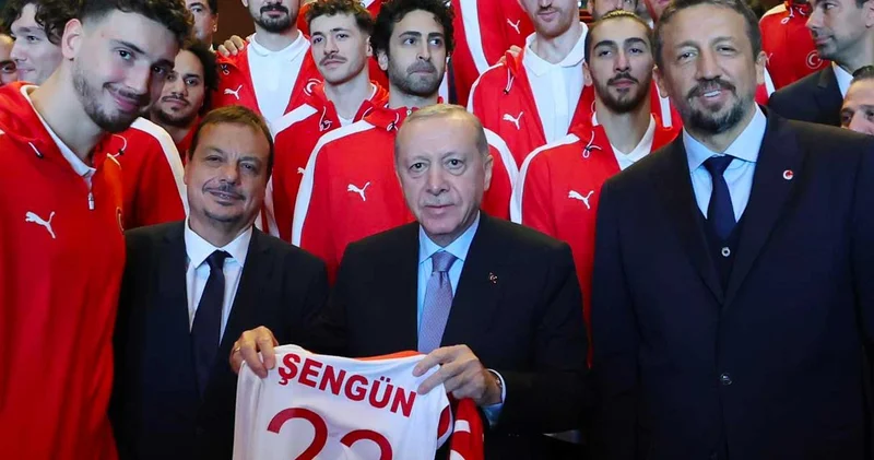Ona saygı duymamız gerek
