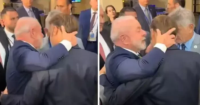 Görenler şaşkına döndü! Macron’u ensesinden yakaladı, ortaya ilginç görüntüler çıktı…