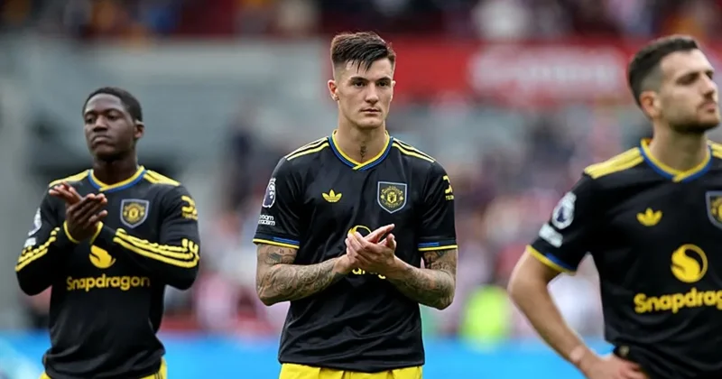 Altay oynadı, Manchester United Brentford a kaybetti