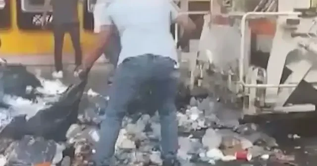 Cemil Tugay ve Yıldız Ünsal çöp krizi nedeniyle karşı karşıya geldi: İzmir Büyükşehir ve Karşıyaka Belediyesi ekipleri çöpler yüzünden birbirine girdi VİDEO İZLE
