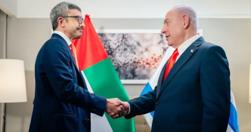 BM de kimse yüzüne bakmadı! Arap bakan ise koşa koşa Netanyahu nun elini sıkmaya gitti Sözcü Gazetesi