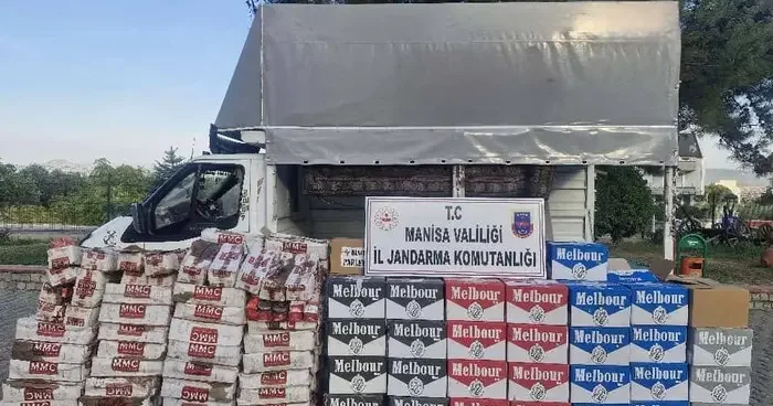 Otoyolda kaçak tütün ve sigara kağıdı yakalandı