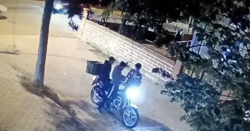 Motosikletle uyuşturucu satışı kamerada