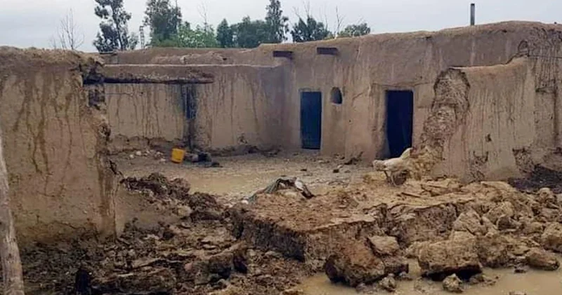 Pakistan da fırtına faciası: 25 kişi hayatını kaybetti