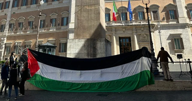 Roma’nın kalbinden Filistin’e destek: Montecitorio Dikilitaşı’nda dev bayrak açıldı VİDEO İZLE