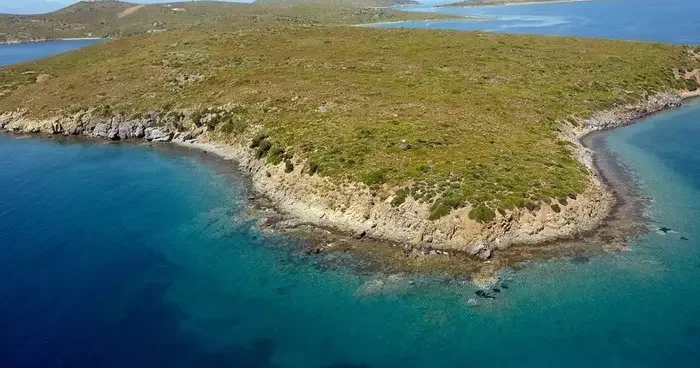 Ayvalık Maden Adası nda 27 kişi mahsur kalmıştı! Sahil güvenlik ekiplerince kurtarıldı