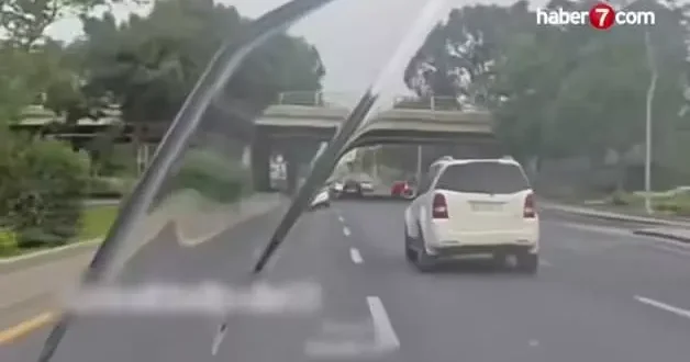 Ankara da trafikte makas atan motorcuya polisten sessiz müdahale!