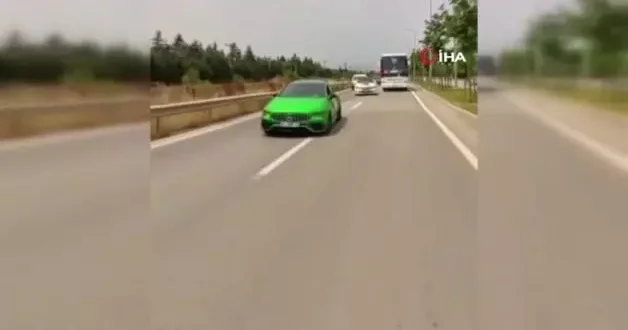 Düğün konvoyunda yine aynı görüntü! Kazaya ramak kaldı...