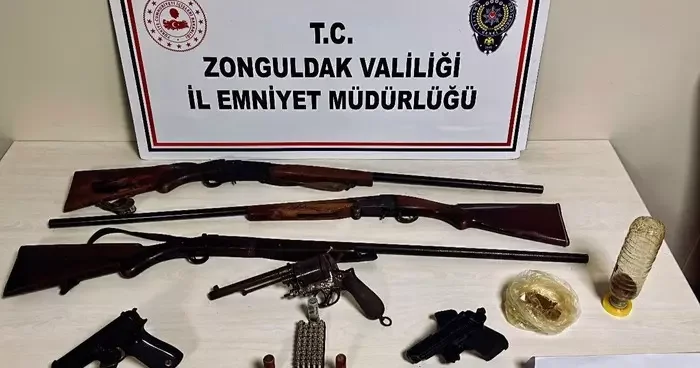 Zonguldak’ta ruhsatsız silah operasyonu; 2 kişi adli kontrolle serbest bırakıldı