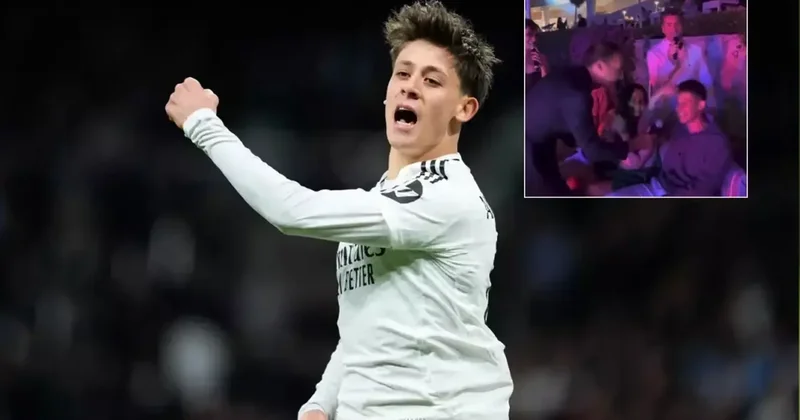 Arda Güler bu kez sahnede parladı! Tatilde aşka geldi, sevgilisine şarkı söyledi