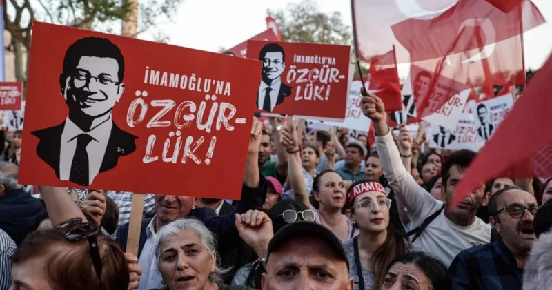 Çelik: Her akşam İmamoğlu nun posterlerini taşıyacağız
