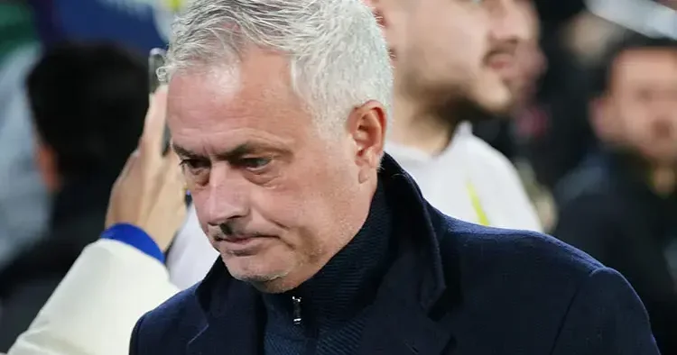 Mourinho ile futbolcuların bağı koptu!