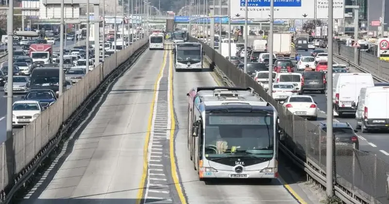 İstanbul da en çok yolcu indi bindi yapılan metrobüs durakları