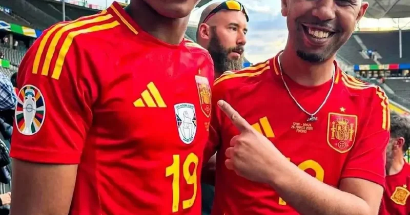 Yamal 33 milyon Euro luk kontratı imzaladı, babası Barça diye bağırdı