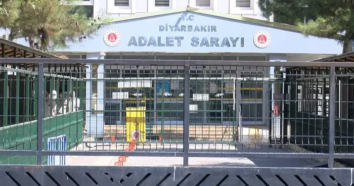 Ev hapsini darp ettiği eşinin yanında geçirecekti... Yeni karar çıktı: Cezaevine gidiyor!