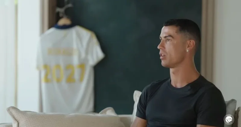 Cristano Ronaldo imzayı atıp bombaladı: Futboldan anlamayanlar...