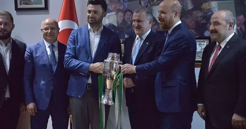 Bakan Bak: Bursaspor u, Süper Lig de görmek istiyoruz