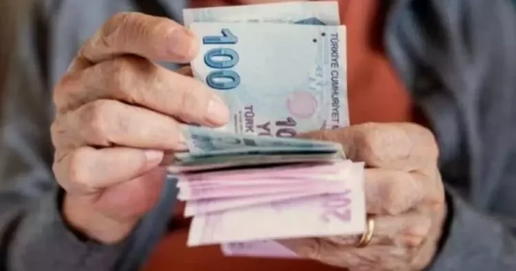 İki senaryo gündemde! İşte SSK ve Bağ Kur emeklilerinin maaş zammı tablosu!
