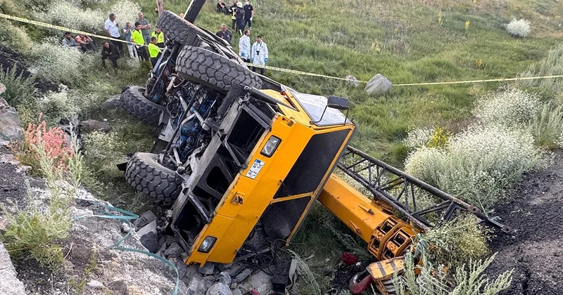Erzurum da vinç devrildi: 1 ölü Sözcü Gazetesi