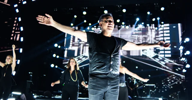 Şarkıcı Haluk Levent, Samsun da konser verdi Samsun Haberleri