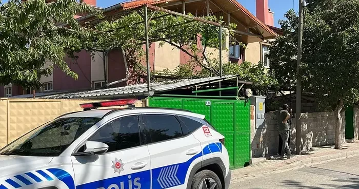 Aile kavgası kanlı bitti! Annesini ve ablasını bıçaklayıp kendini de yaraladı