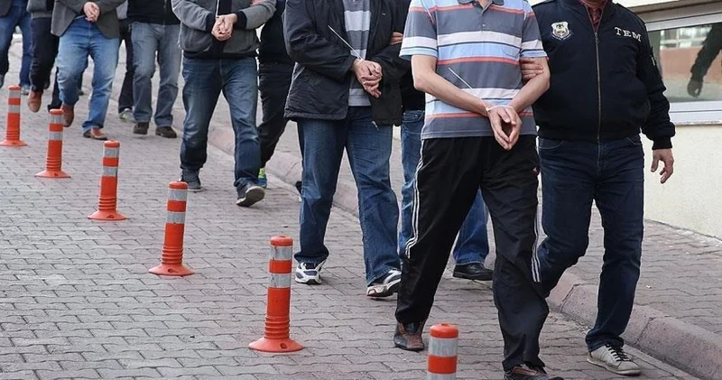 İstanbul da emniyete FETÖ operasyonu: Çok sayıda polis mahkemeye sevk edildi