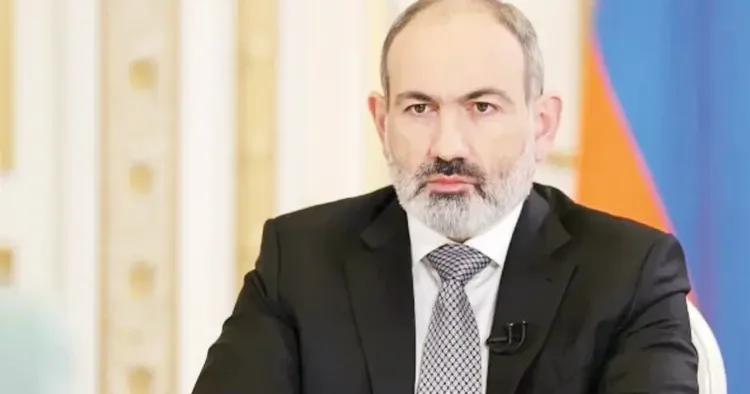 Paşinyan Kilise gerilimi sürüyor... Papazlarla polisler birbirine girdi