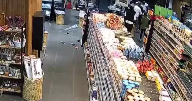İzmir’de ‘omuz atma’ kavgasında öldürme davası