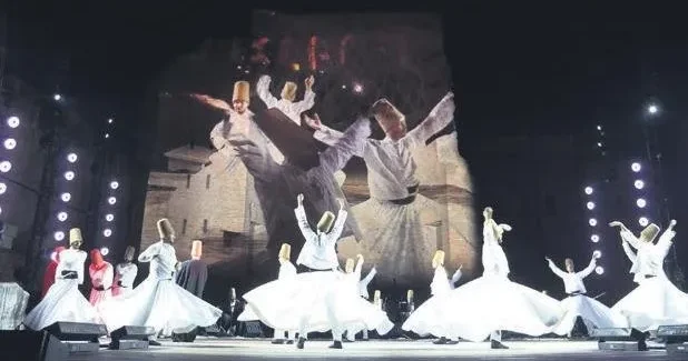 FUNDA KARAYEL Roma’da gurur verici bir gece: Kolezyum’da Sema gösterisi