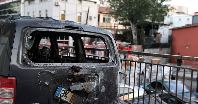 Ataşehir de yangın! Onlarca otomobil küle döndü