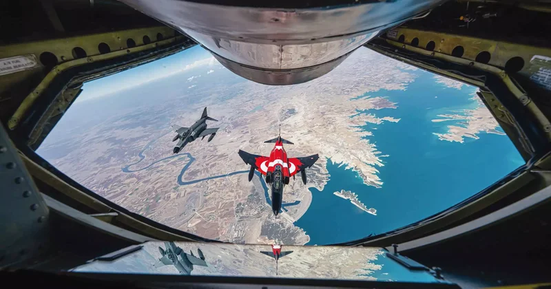 ‘Asenalar’dan 26 bin feet’te yakıt ikmali