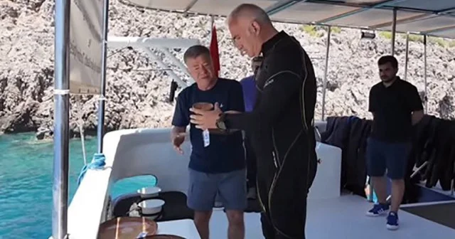 Bakan Ersoy Akdeniz’in 2 bin yıllık su altı hazinesine dalış yaptı VİDEO İZLE