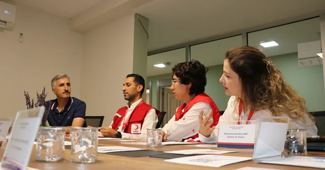 Suriye ye dönmek isteyenlere mihmandarlık yapıyorlar Gaziantep Haberleri