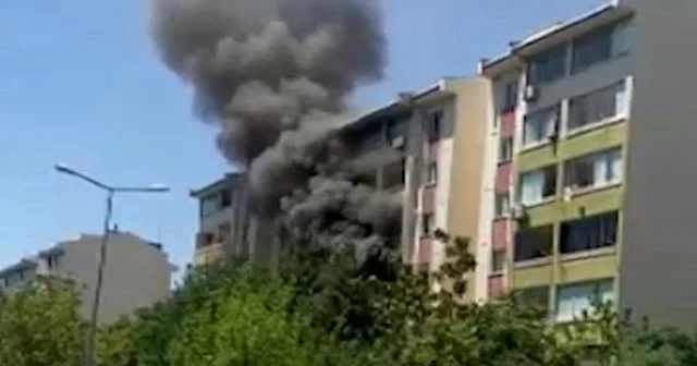 Diyarbakır da apartmanda çıkan yangında 4 kişi dumandan etkilendi VİDEO İZLE
